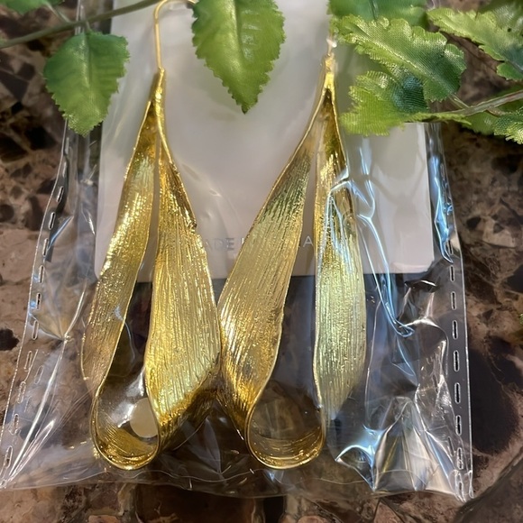 Zara Gold Loop Drop Earrings - Picture 5 of 16